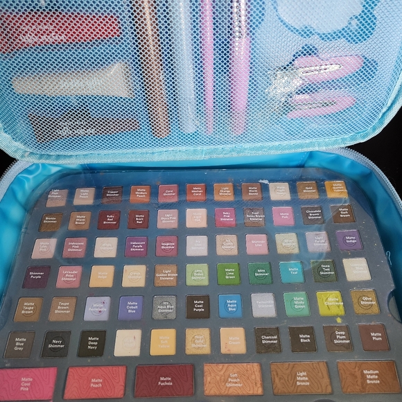 Ulta Beauty JoyBright Makeup Kit - Picture 6 of 9